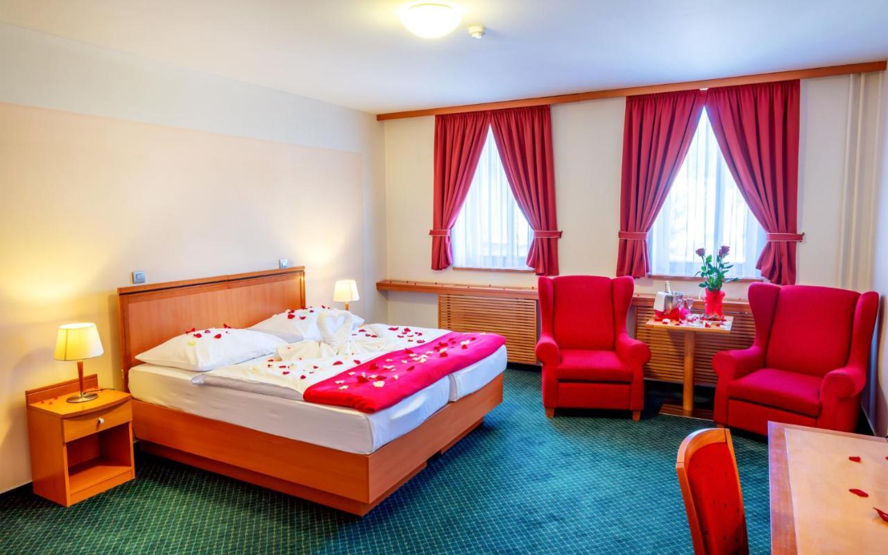 Hotel Slovan Jesenik Exterior photo